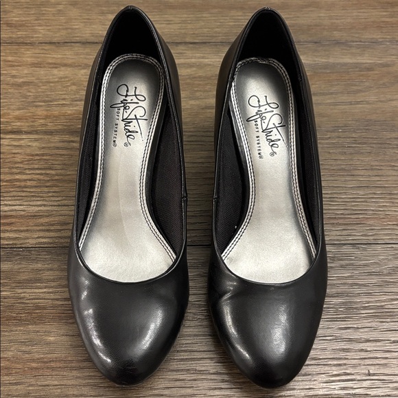 Life Stride Black Leather Pumps 6.5M - Picture 1 of 11